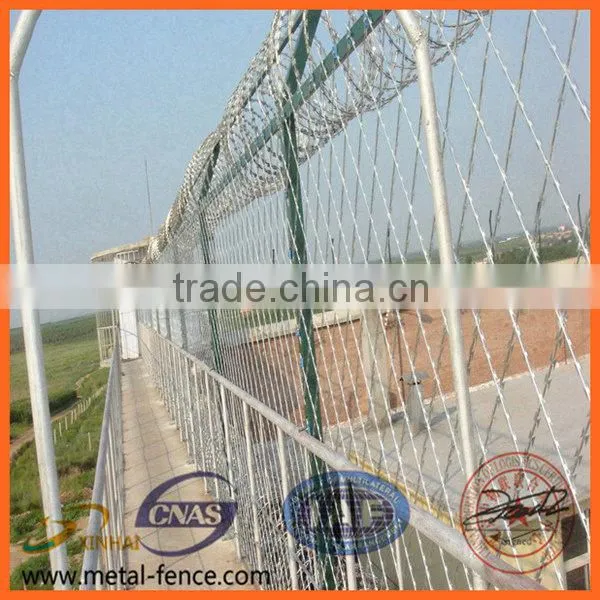 China manufacture galvanized wholesale razor barbed wire fence/razor wire