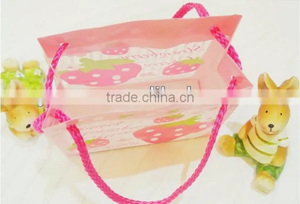Yiwu wholesale printed handle paper bags for cookies