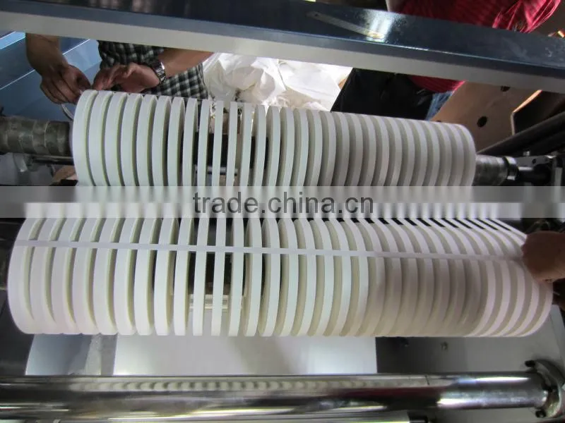Surface type TPU stretch film slitting and rewinding machine