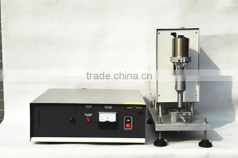 Ultrasonic stripper machine for mineral insulated cables