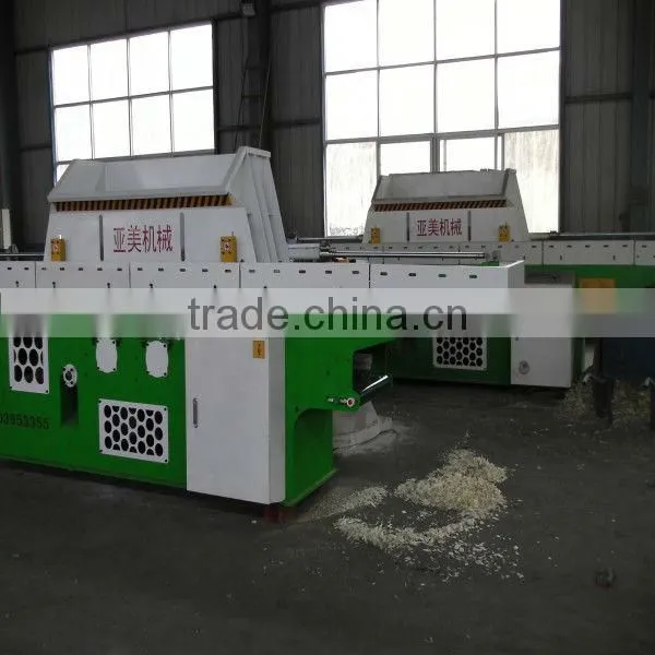 Automatic wood shaving machine