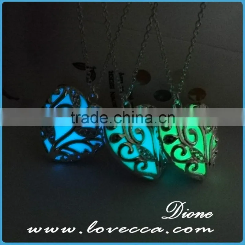 Silver glowing necklace Hollow glow in the dark heart pendant luminous necklace