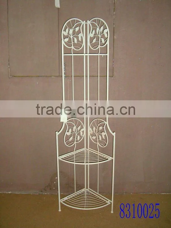Metal corner rack