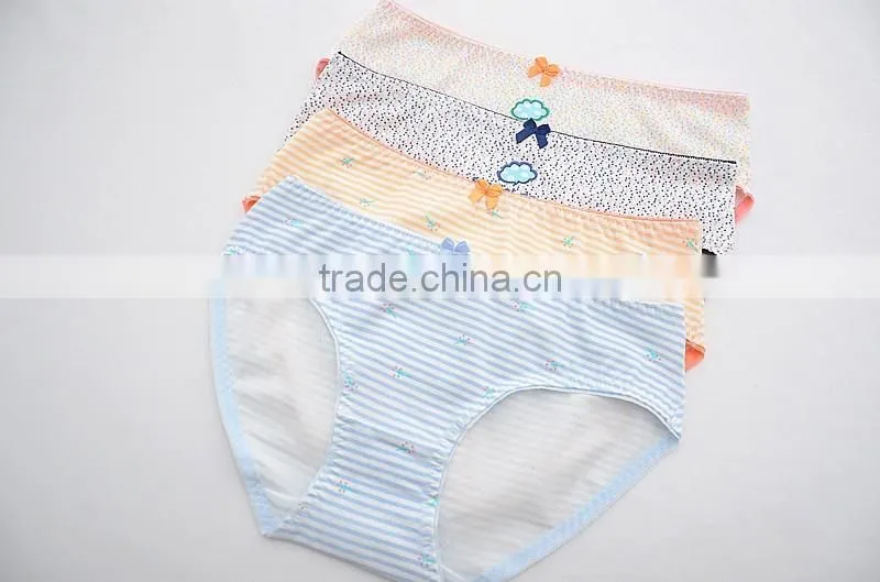 High quality Young Girls ute underwear students cotton cartoon briefs pants