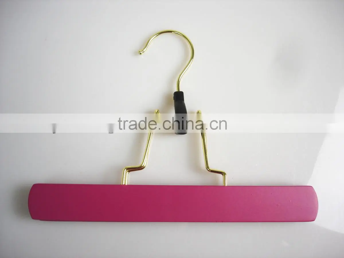 Pink hair extension hangers wooden clamp for hair extention