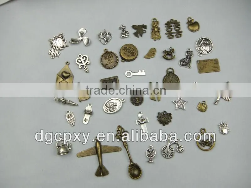 various shape and color metal bag tag