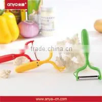 D472 Anya Kitchen Utensils Swivel Peeler Lovely Carrot Kitchen Ware With Bottle Opener Fridge Magnet