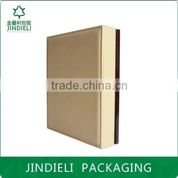 high-end off-white and brown velvet necklace gift box
