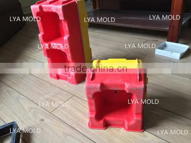 interlocking block moulds interlock two hollow mold