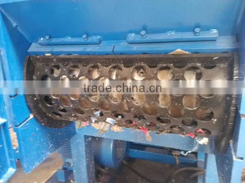 Hard plastic lump single shaft shredder