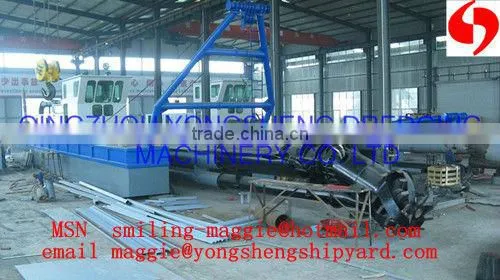 pump suction dredging vessel with hydraulic system