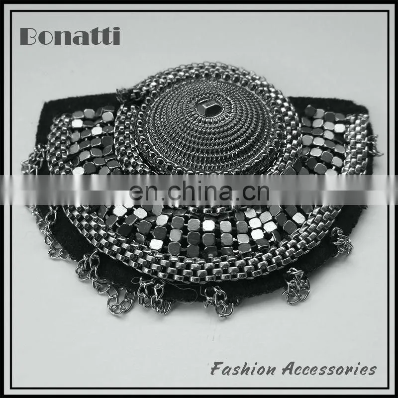 Hand-sewn collar trim