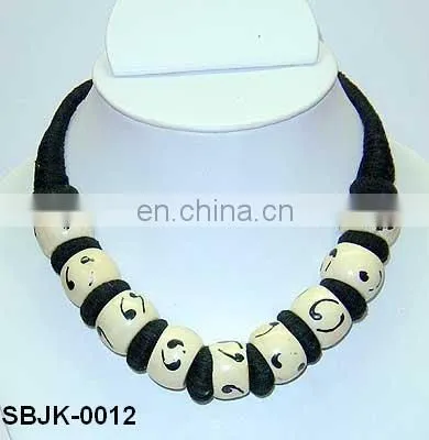 Glass Bead Costume Necklace