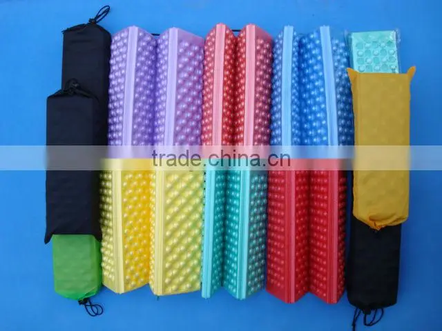 Portable cushions, grandstand seat, rest cushions