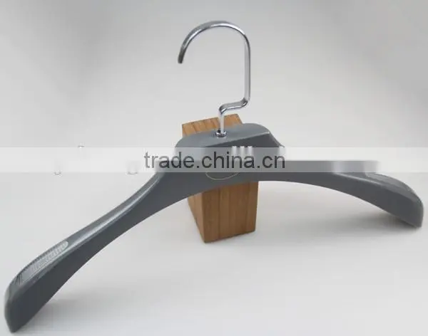FP-869 Grey plastic hanger for clothes