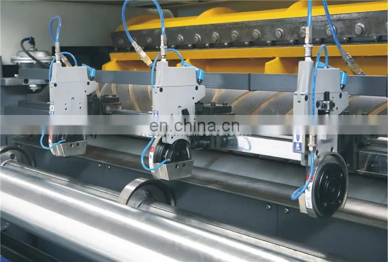 UCM1900A High Speed 4 Roll Automatic Paper cutting slitting Machine with conveyor belt stacker
