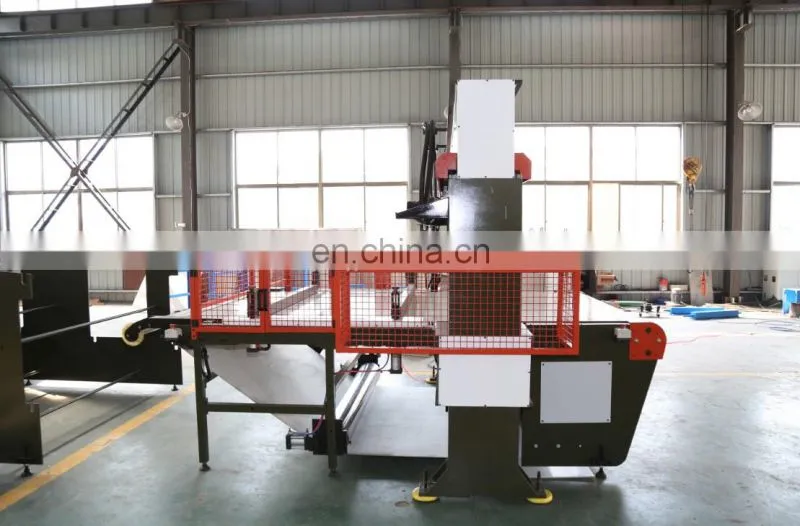 CNC conveyor belt type traveling head cutting press