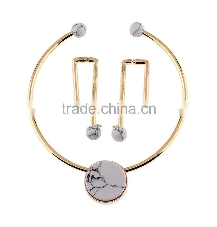 Fashionable Turquoise Jewelry Gold Choker Earrings Necklace Set