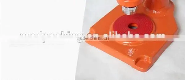 Manual beer bottle capping machine