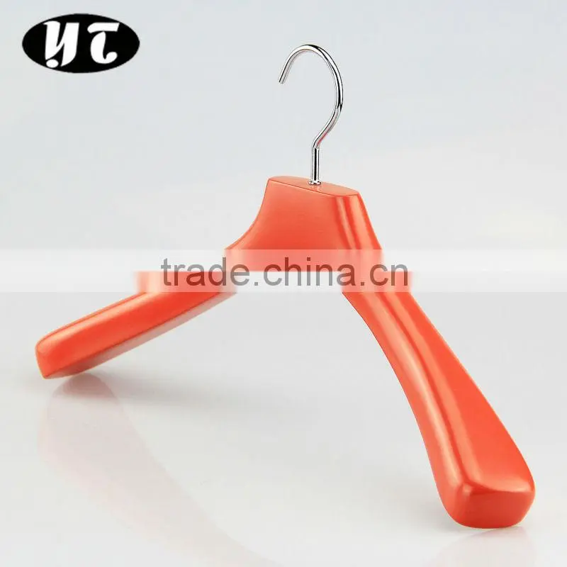 HA359 bamboo clothes hanger with hook on the top