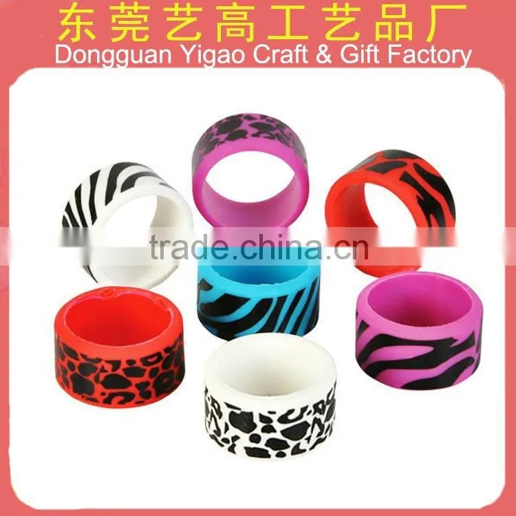 OEM plastic tiger finger ring, animal finger ring,PVC cartoon anime finger ring