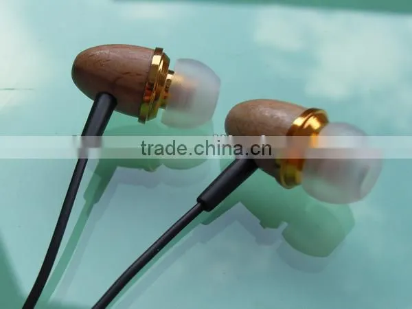 Super bass wooden in-ear earbud&earpiece in ear With mic in retail pack