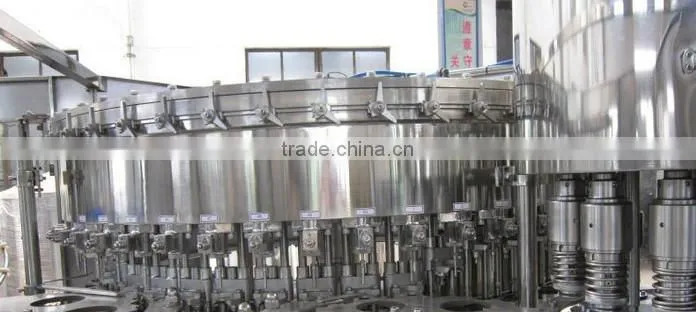 Full-automatic carbonated drink filling and sealing machine