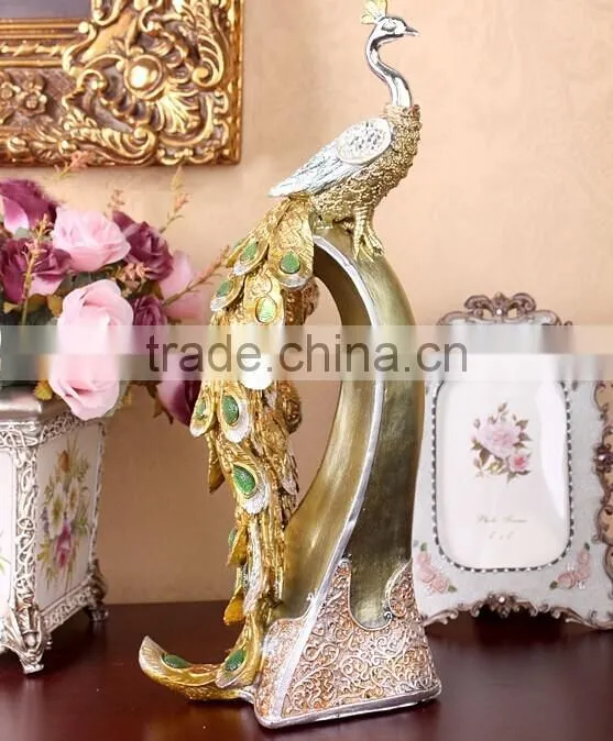High Quality small resin peacock chair