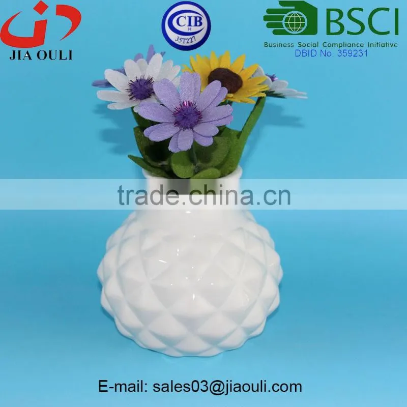 Cheap home and garden decorations painted colours Ceramic Pineapple