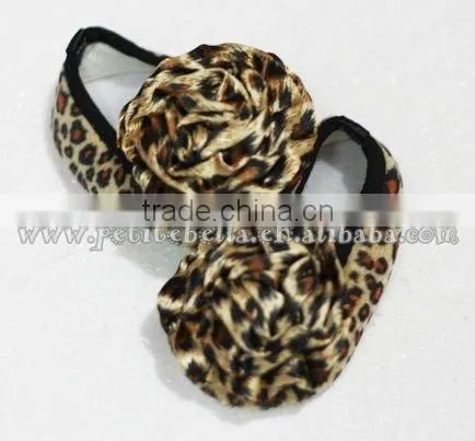 Baby Leopard Crib Shoes with Leopard Rosettes MAS38