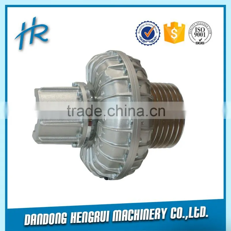 Torque limited hydraulic coupling for crane machinery