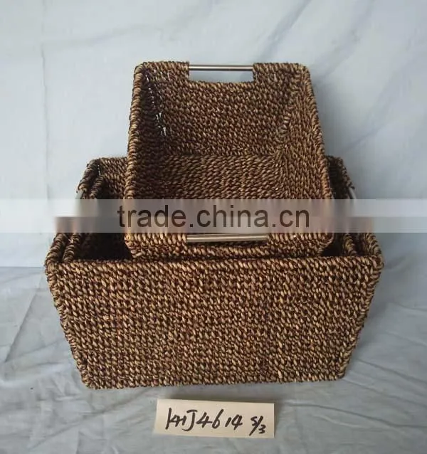 willow trayThe cane makes up the basket tray
