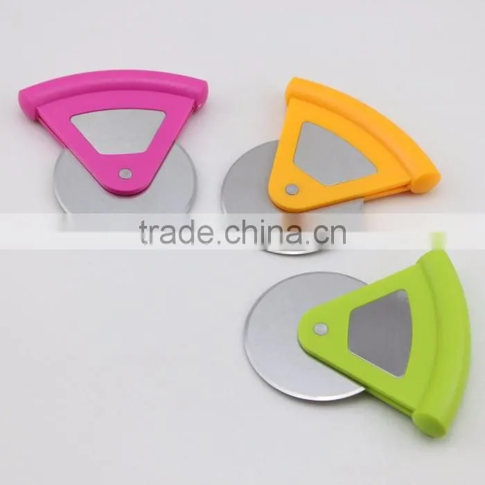 Plastic Handle Pizza Cutter with Stainless Steel Wheel