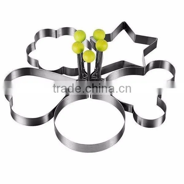 Stainless Steel Fried Egg Mold Pancake Mold Kitchen Tool Pancake Rings with Oil Brush 5 Pcs Set
