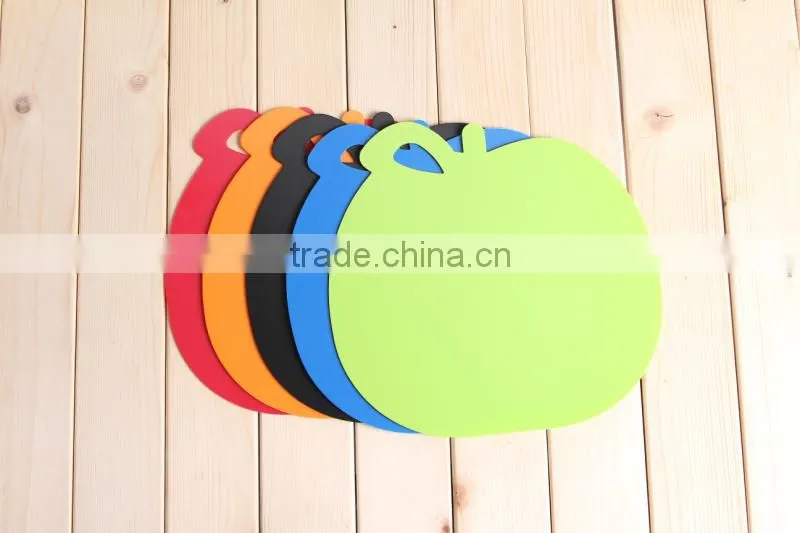 Plastic non-skid /anti-slip cutting board