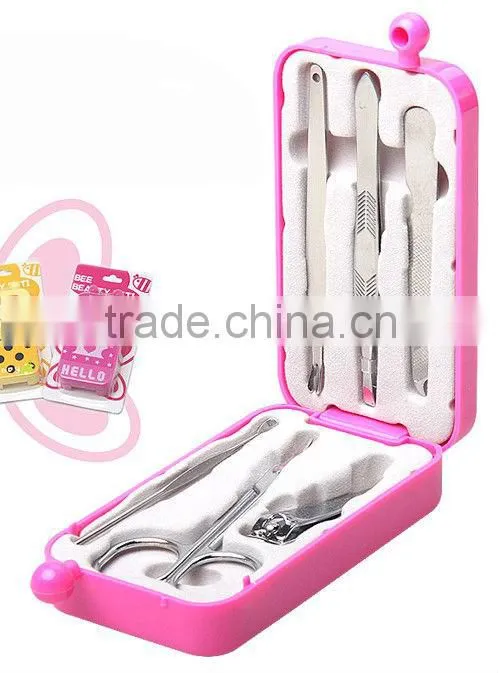 Supply Cartoon bee nail clippers makeup kit