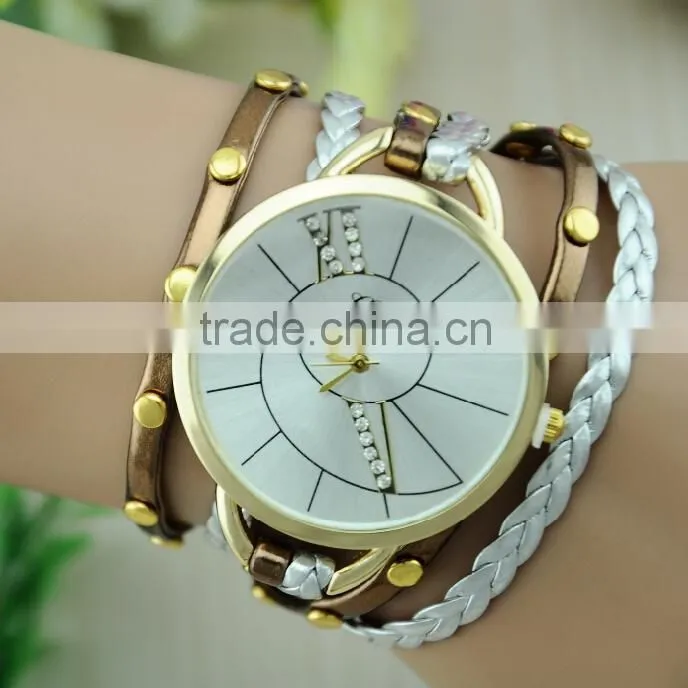 Long Strap Women Vintage Wrapped Leather Strap Quartz Watch