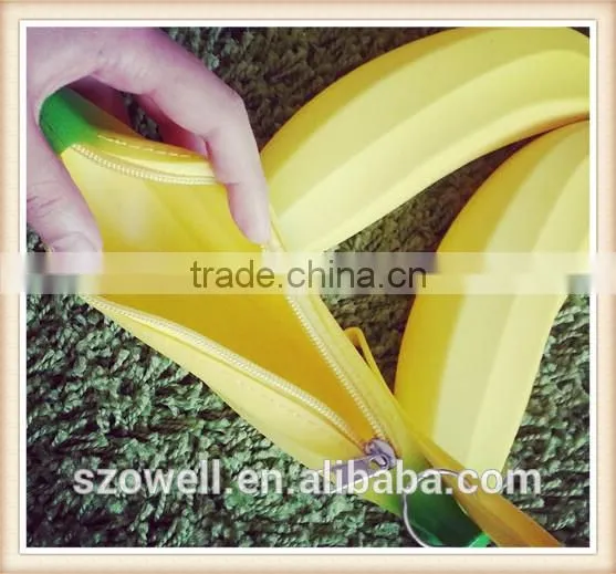 Hotselling Promotional Inovative Design Banana Shape Silicone Coin Purse Cheap Price silicone purse Unisex