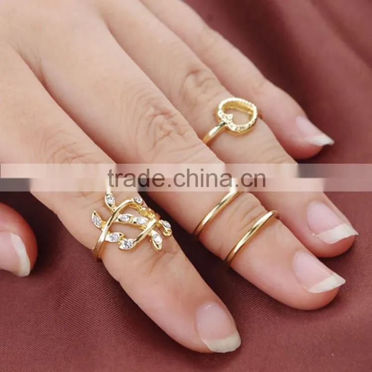 Fashion Latest Gold Finger Multiple Engagement Ring Set for Women