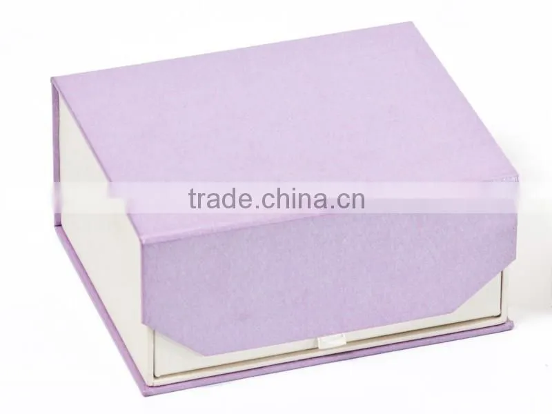 Elegant purple paper jewelry box with magnet closure