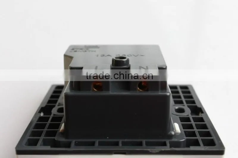 AC 110V-250V UK Socket 3 USB Port DC 5V 2100mA Switch Mains Power Wall Outlet
