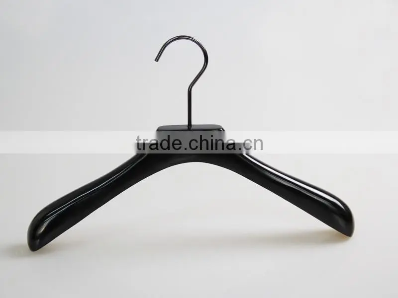 2016 new fashional luxury black wooden hanger for custom