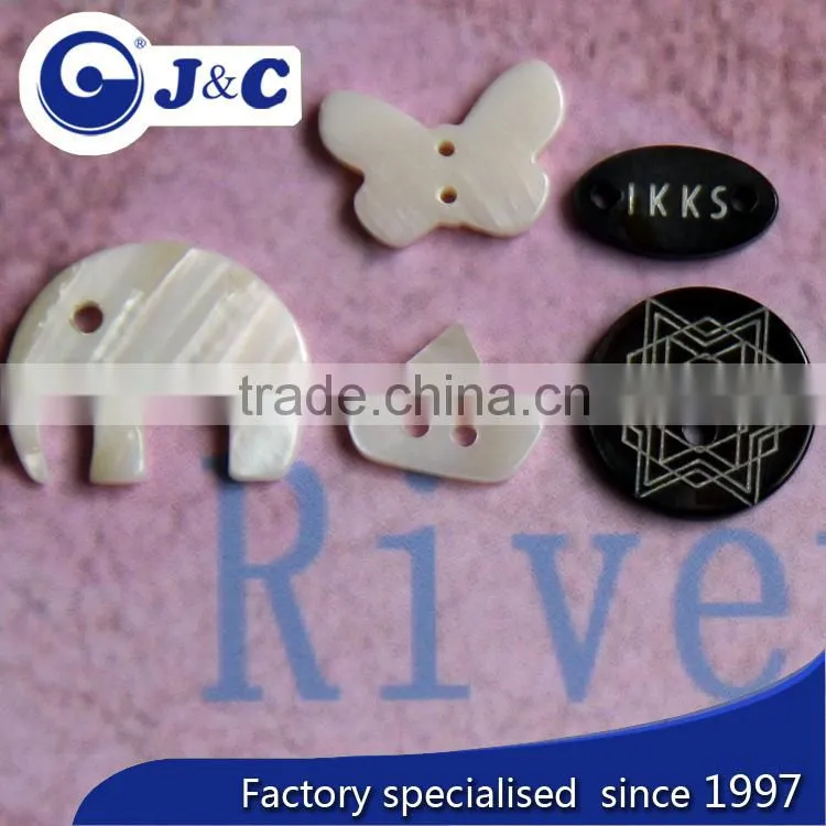fish shape of river shell buttons