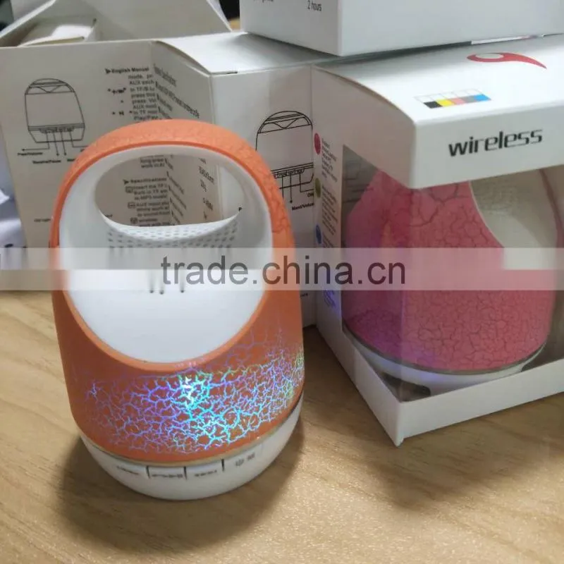 2016 portable fashion handle design led crackle custom logo printing wireless mini speaker