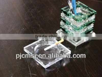 Beautiful Amber Color Crystal Ashtray for Office Decration