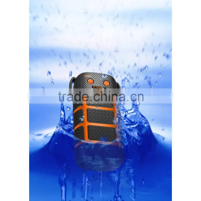 Green Cager WP10 5600mAh Waterproof Dustproof Drop-resistant Mobile Charger Built-in Laser Pointer & SOS Signal Light