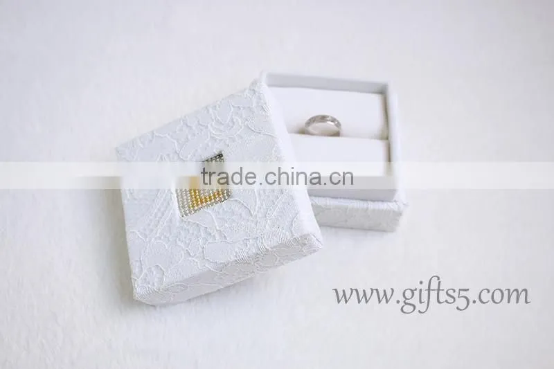 Custom Unique box for wedding rings for sale with beaded name plate of L