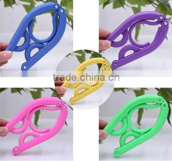 PH-111plastic Folding clothes hanger