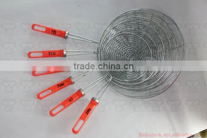 Different sizes oil strainer w/colorful plastic handle