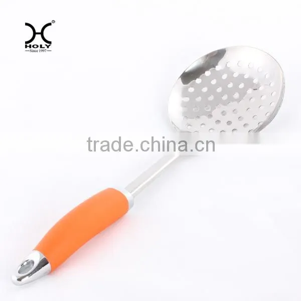 The garlic press with 0range handle
